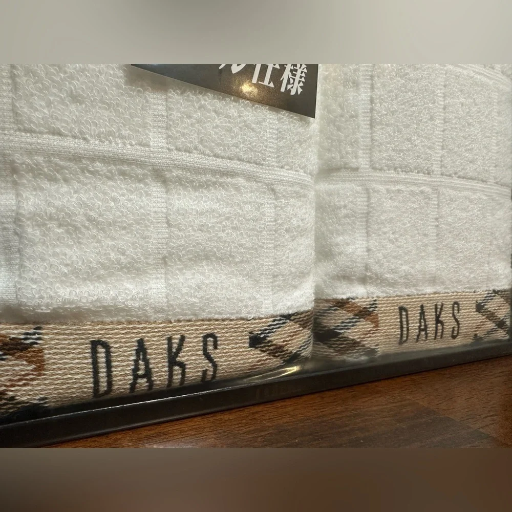 🎁Daks London Towel Set - - Set of 2- Cream & Heather Taupe NIB